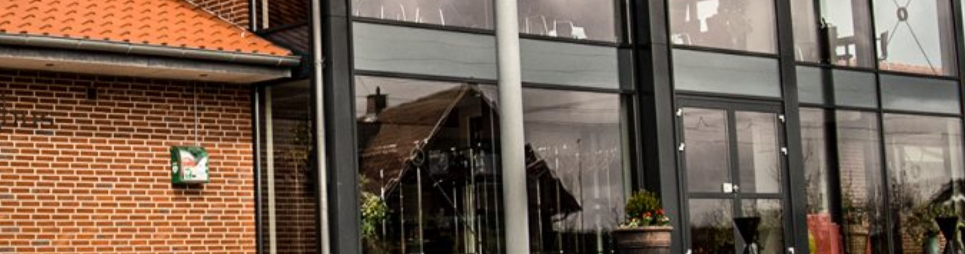 Næsbjerghus-ny forside(1900 x 500 px) -rev-png